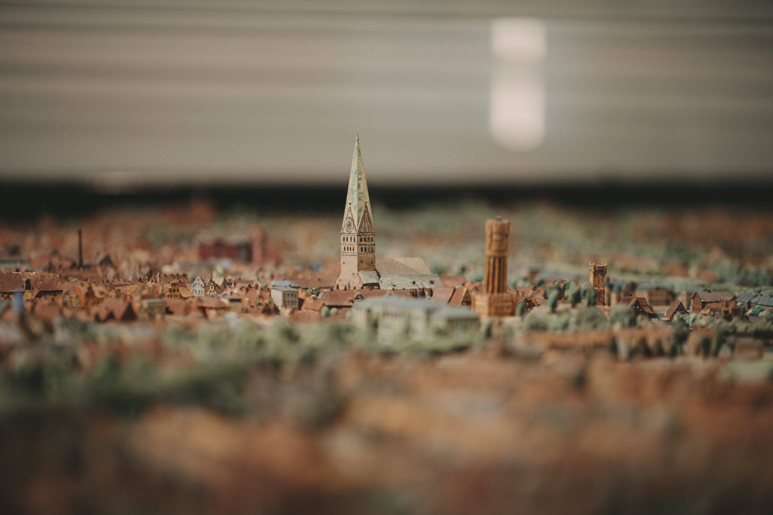 Miniaturlandschaft von Lüneburg mit Lüneburger Kirche und dem Wasserturm