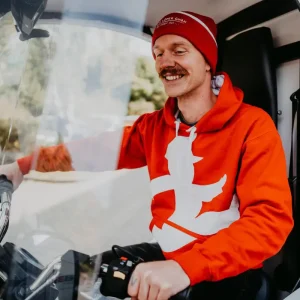 Mitarbeiter vom Heid Löper im Auto