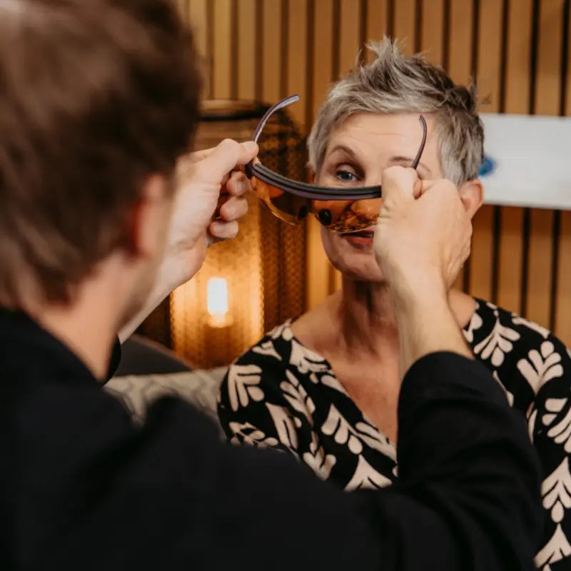 der optiker_anprobe